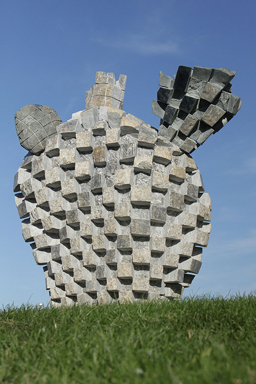 The sculptor Artem Medvedev. Contemporary sculpture. Kvadraktus. Smarhon, Belarus. 2013, 160 x 120 x 80 cm, granite